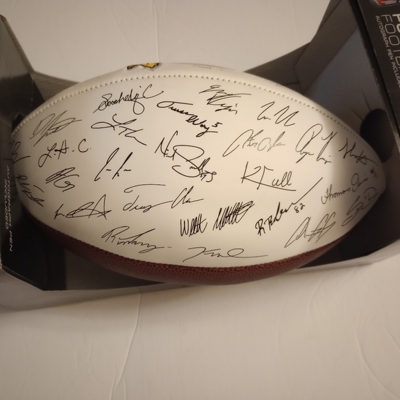 🆕🏈TEAM SIGNED NFL Football 🏈 Washington Redskins - Picture 4 of 8